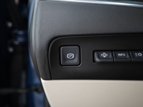 Used 2022 Buick Enclave Premium w/ Surround and Sites Package AWD/4WD image 28