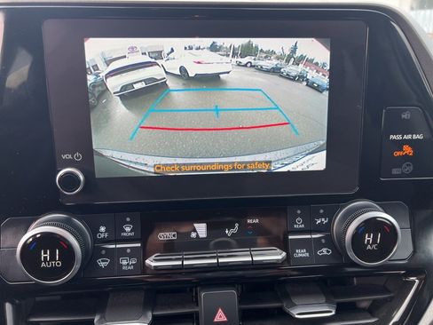 Certified 2023 Toyota Highlander L image 22