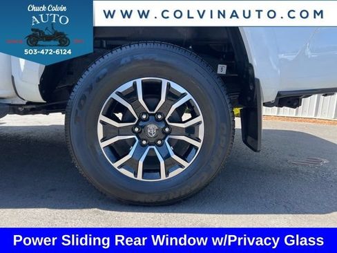Used 2022 Toyota Tacoma TRD Sport w/ Black Out Package (TMS) AWD/4WD image 11