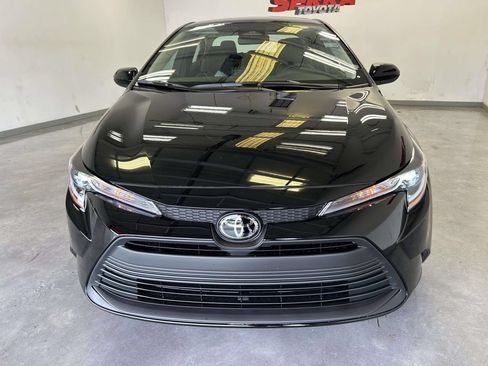 Used 2026 Toyota Corolla LE FWD image 8