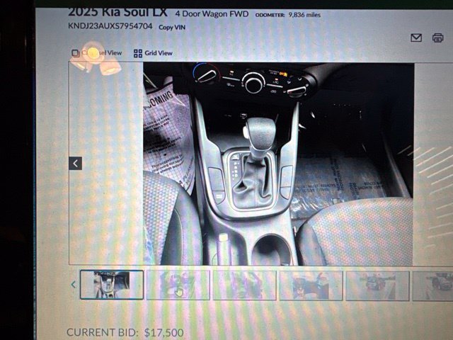 Used 2025 Kia Soul LX w/ LX Technology Package FWD image 8