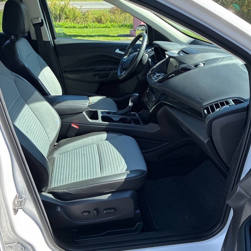 Used 2017 Ford Escape Titanium AWD/4WD image 21