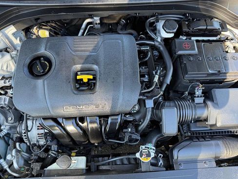 Used 2020 Hyundai Elantra SEL image 14