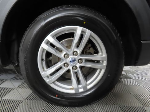 Used 2023 Ford Explorer XLT w/ Equipment Group 202A image 46