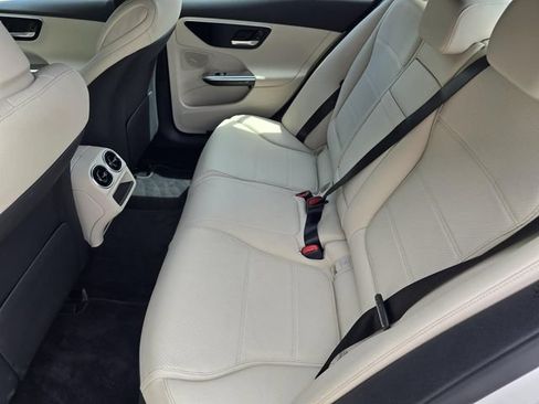 Used 2025 Mercedes-Benz C 300 Sedan image 28