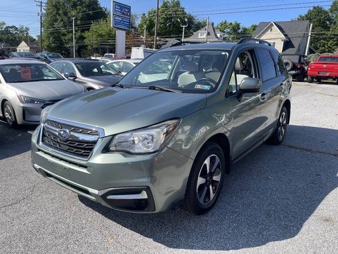 Used 2017 Subaru Forester 2.5i Premium w/ All-Weather Package AWD/4WD image 34