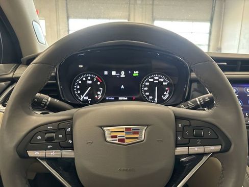 Certified 2024 Cadillac XT6 Premium Luxury w/ Technology Package AWD/4WD image 17