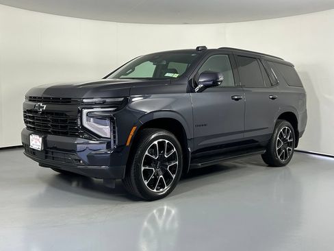 Used 2025 Chevrolet Tahoe RST w/ Comfort Package AWD/4WD image 3
