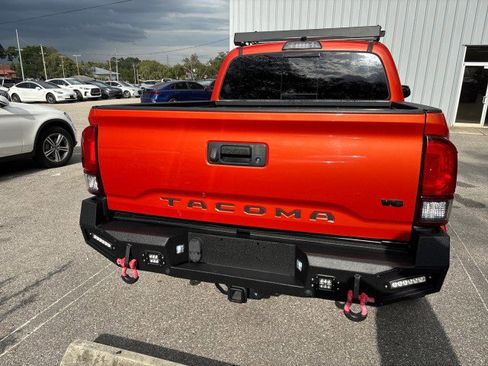 Used 2018 Toyota Tacoma SR5 image 8