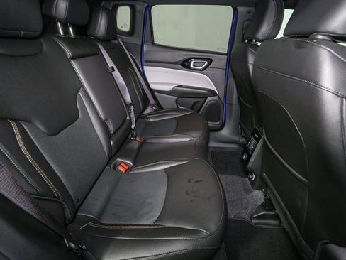 Used 2023 Jeep Compass Limited image 19