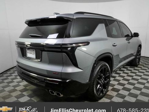 Certified 2024 Chevrolet Traverse RS FWD image 3