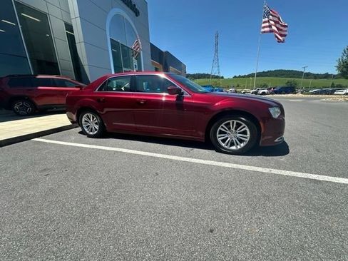 Used 2020 Chrysler 300 Touring L w/ Quick Order Package 2EF RWD image 2
