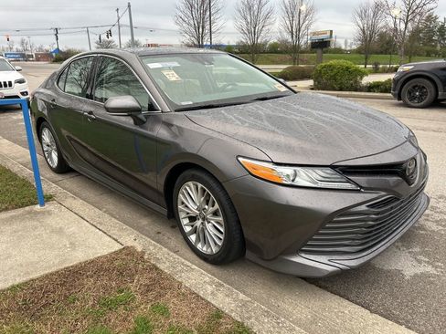 Used 2020 Toyota Camry XLE w/ Navigation Package image 2