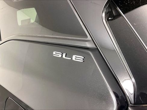 Used 2024 GMC Terrain SLE FWD image 19