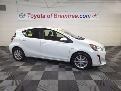 Certified 2016 Toyota Prius C Three image 1