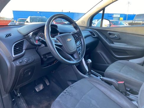 Used 2019 Chevrolet Trax LS image 9