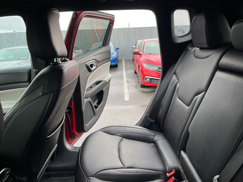 Used 2025 Jeep Compass Limited image 40