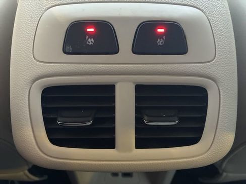 Used 2023 Buick Envision Avenir image 23