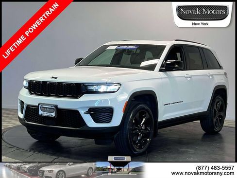 Used 2023 Jeep Grand Cherokee Altitude AWD/4WD image 4