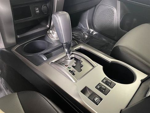 Certified 2018 Toyota 4Runner SR5 Premium AWD/4WD image 21
