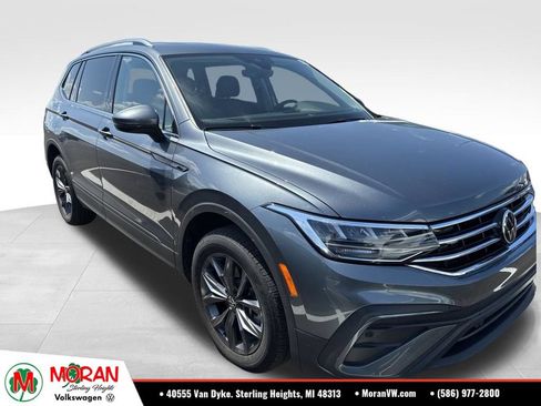 Used 2023 Volkswagen Tiguan SE FWD image 2