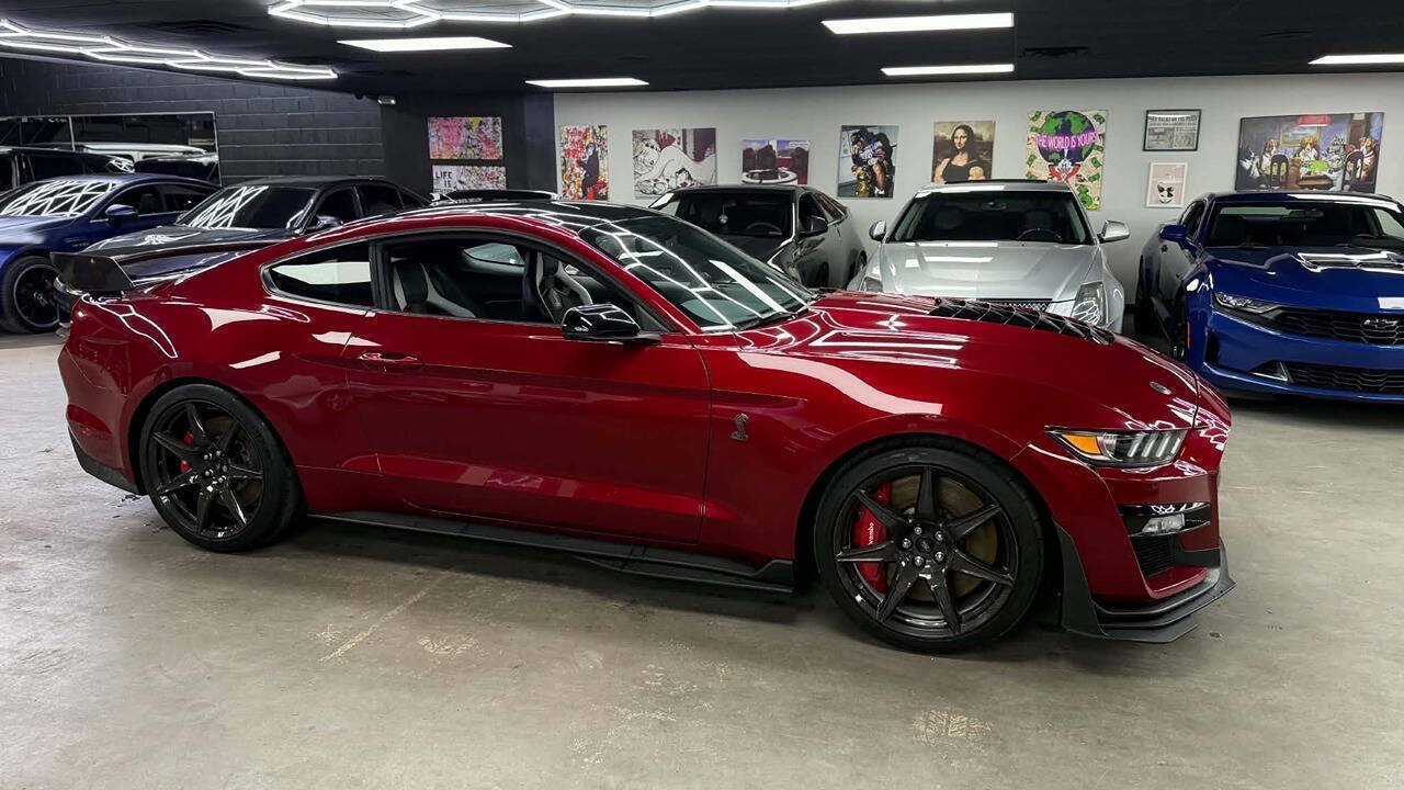 Used 2021 Ford Mustang Shelby GT500 w/ Carbon Fiber Track Pack RWD image 4