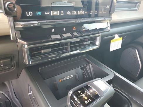 New 2026 GMC Hummer EV SUV image 39