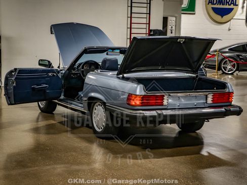 Used 1986 Mercedes-Benz 560 SL image 5