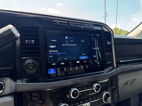 Used 2024 Ford F350 Limited w/ FX4 Off-Road Package AWD/4WD image 31