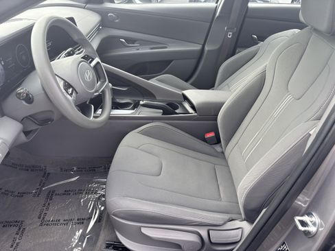 Used 2024 Hyundai Elantra SEL FWD image 11