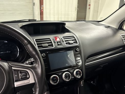 Used 2017 Subaru Forester 2.5i Touring w/ Popular Package #2 image 9