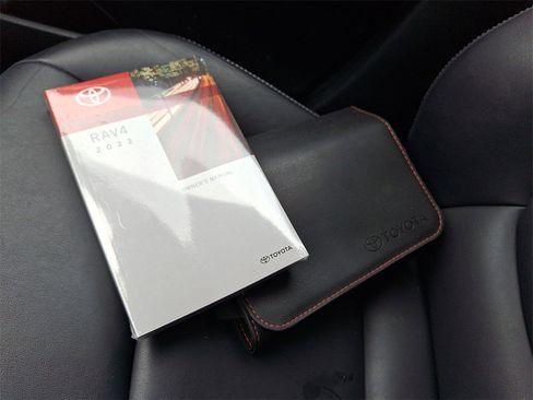 Used 2022 Toyota RAV4 XLE Premium image 27