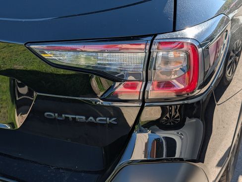 Certified 2025 Subaru Outback Onyx Edition AWD/4WD image 17