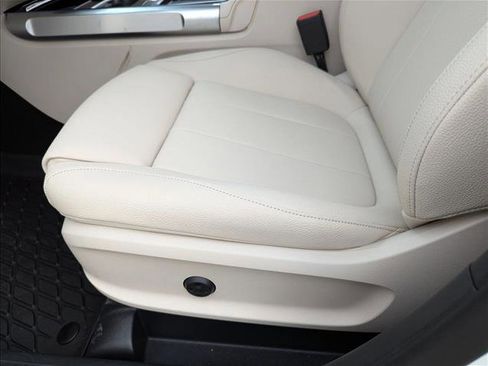New 2026 Mercedes-Benz GLB 250 image 4
