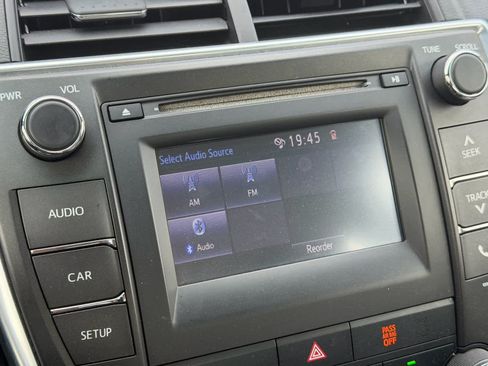 Used 2016 Toyota Camry SE FWD image 11