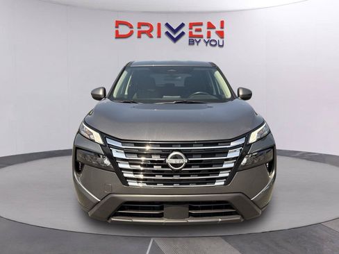 Used 2025 Nissan Rogue SV FWD image 9