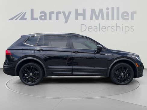 Used 2022 Volkswagen Tiguan SE R-Line AWD/4WD image 4