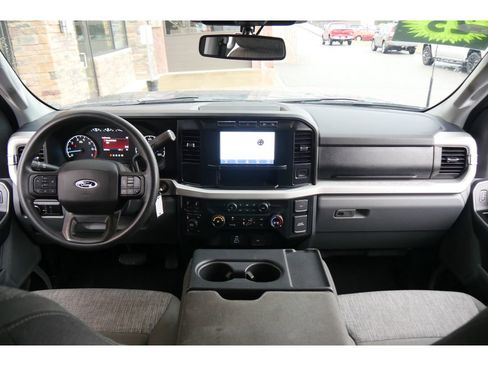 Used 2023 Ford F250 XLT w/ FX4 Off-Road Package image 12