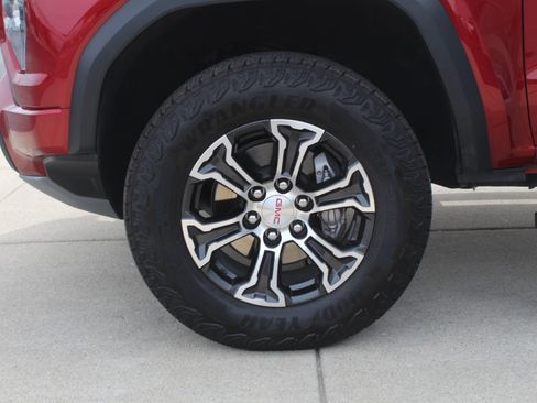 Used 2025 GMC Canyon AT4 w/ Technology Plus Package AWD/4WD image 31