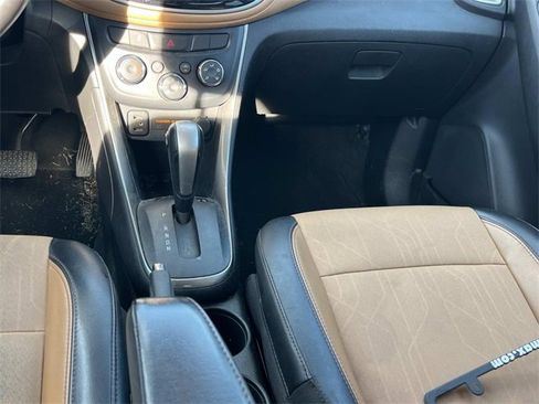 Used 2017 Chevrolet Trax LT w/ LT Convenience Package image 15