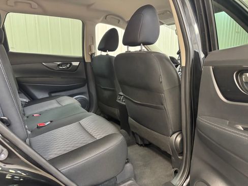 Used 2020 Nissan Rogue SV image 24