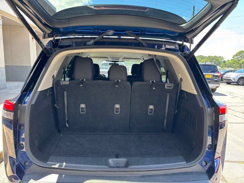Used 2025 Nissan Pathfinder SV FWD image 34