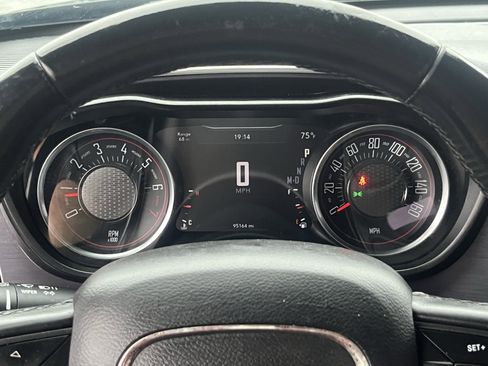 Used 2018 Dodge Challenger SXT RWD image 20