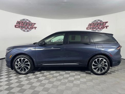 Used 2024 Lincoln Nautilus Reserve w/ Equipment Group 202A AWD/4WD image 4