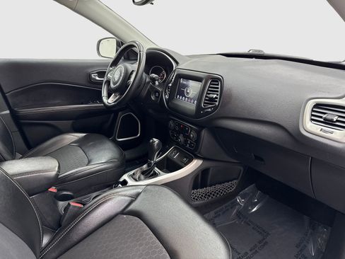 Used 2019 Jeep Compass Latitude w/ Safety & Security Group FWD image 43