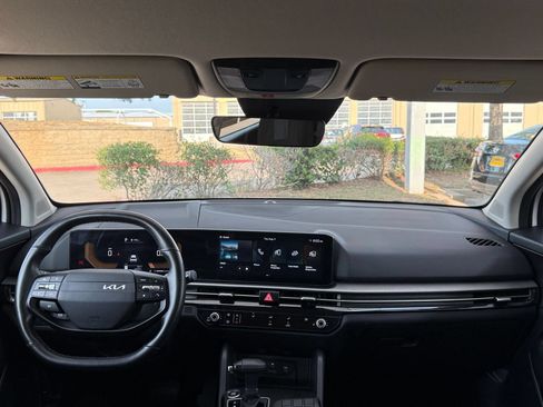 Used 2026 Kia Sportage LX FWD image 35