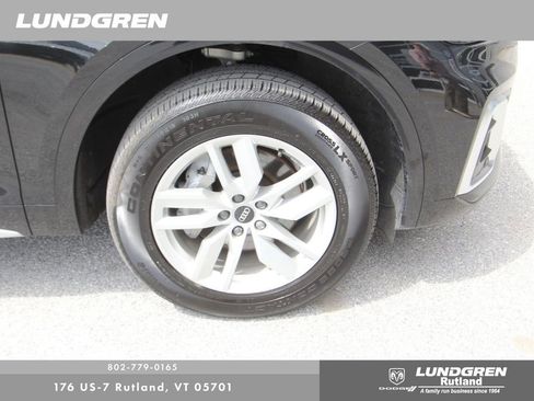 Used 2023 Audi Q5 2.0T Premium w/ Convenience Package AWD/4WD image 9