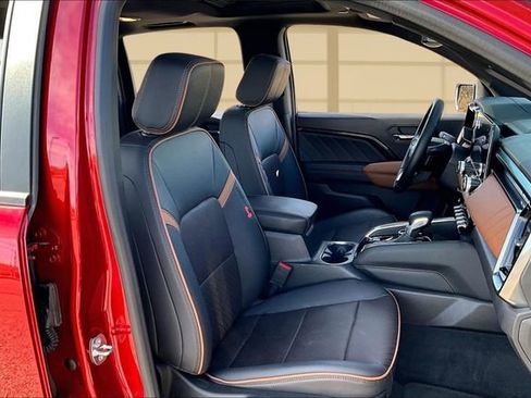 Used 2023 GMC Canyon AT4 w/ AT4 Premium Package image 7