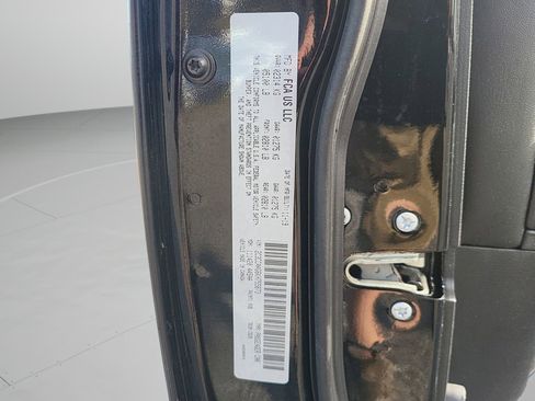 Used 2019 Chrysler 300 Touring w/ Sport Appearance Package image 31