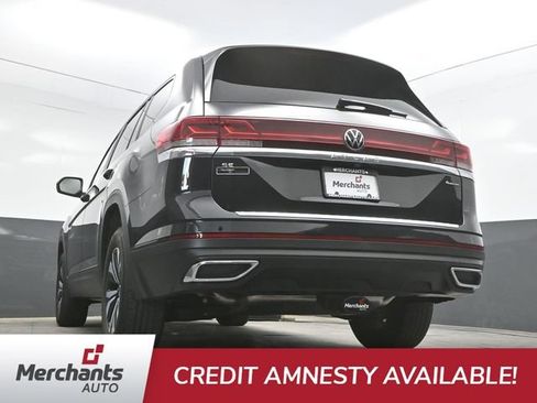 Used 2025 Volkswagen Atlas SE AWD/4WD image 34